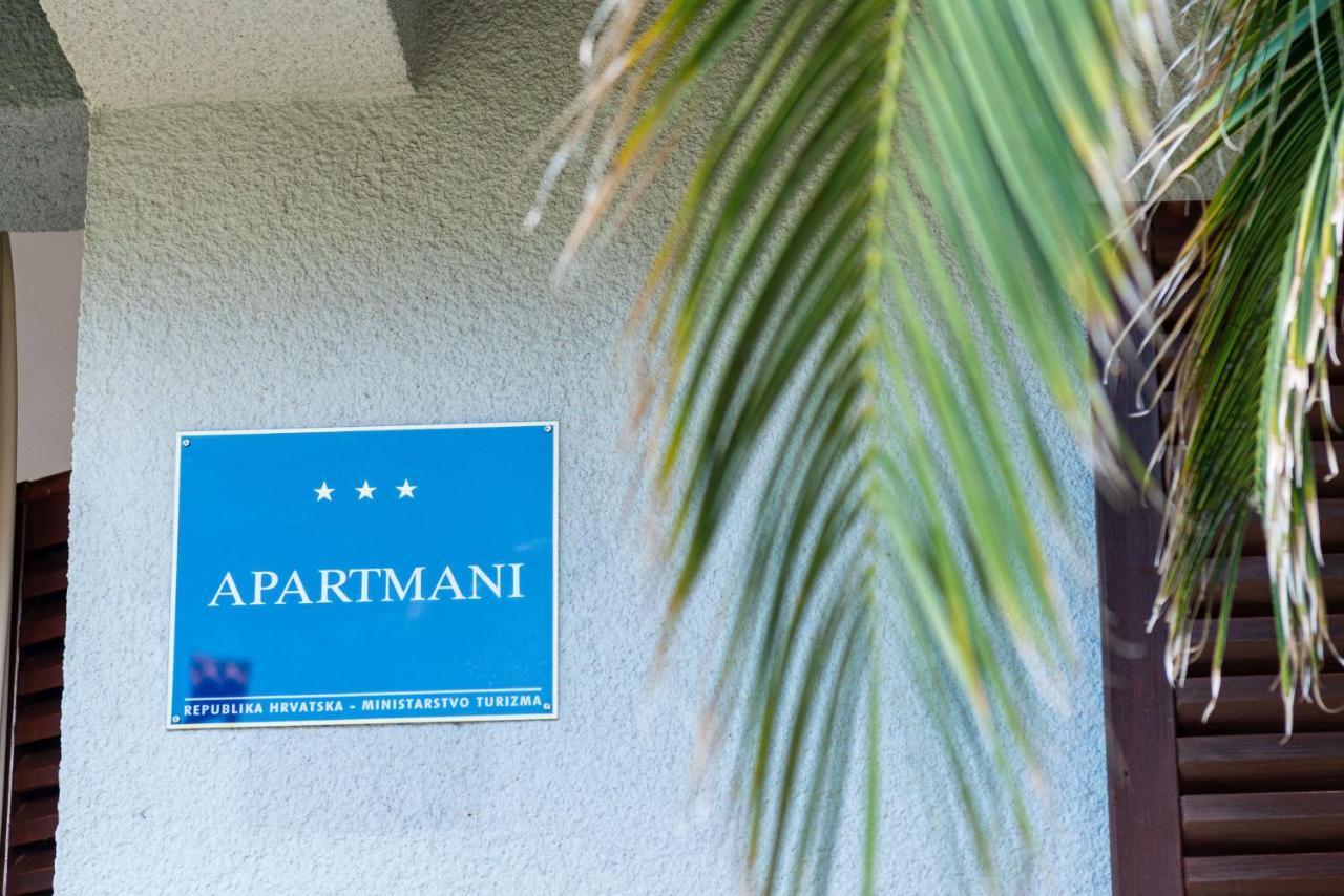 Apartments D&V ロヴィニ エクステリア 写真